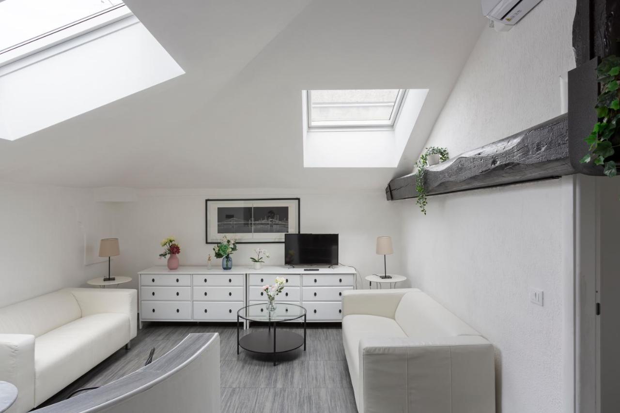 2 Bedroom 2 Bathroom Apt - Duomo 1 Milano Exterior foto